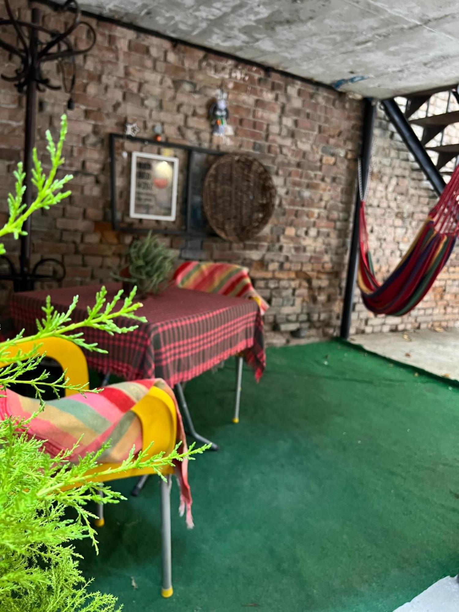 Hostel Nomad Tbilisi Exterior foto